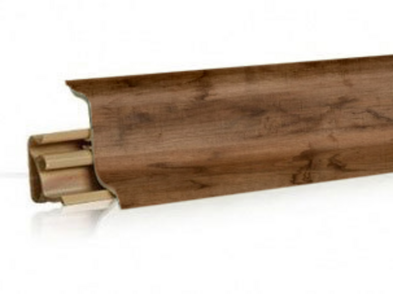 Плинтус настольный Дуб фигурный светлый (066М)